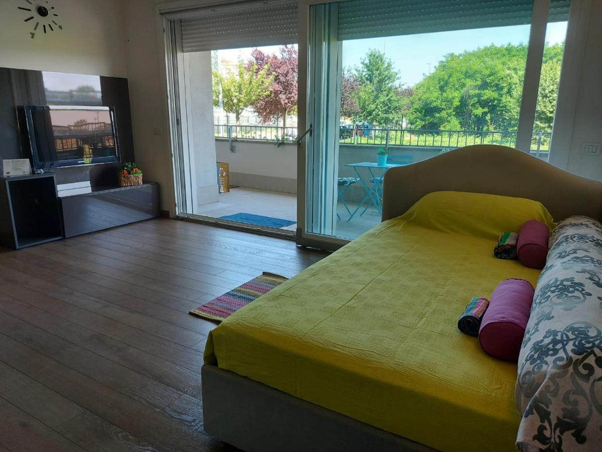 Bnbook - Metropolitan Expo Flat Ро Экстерьер фото