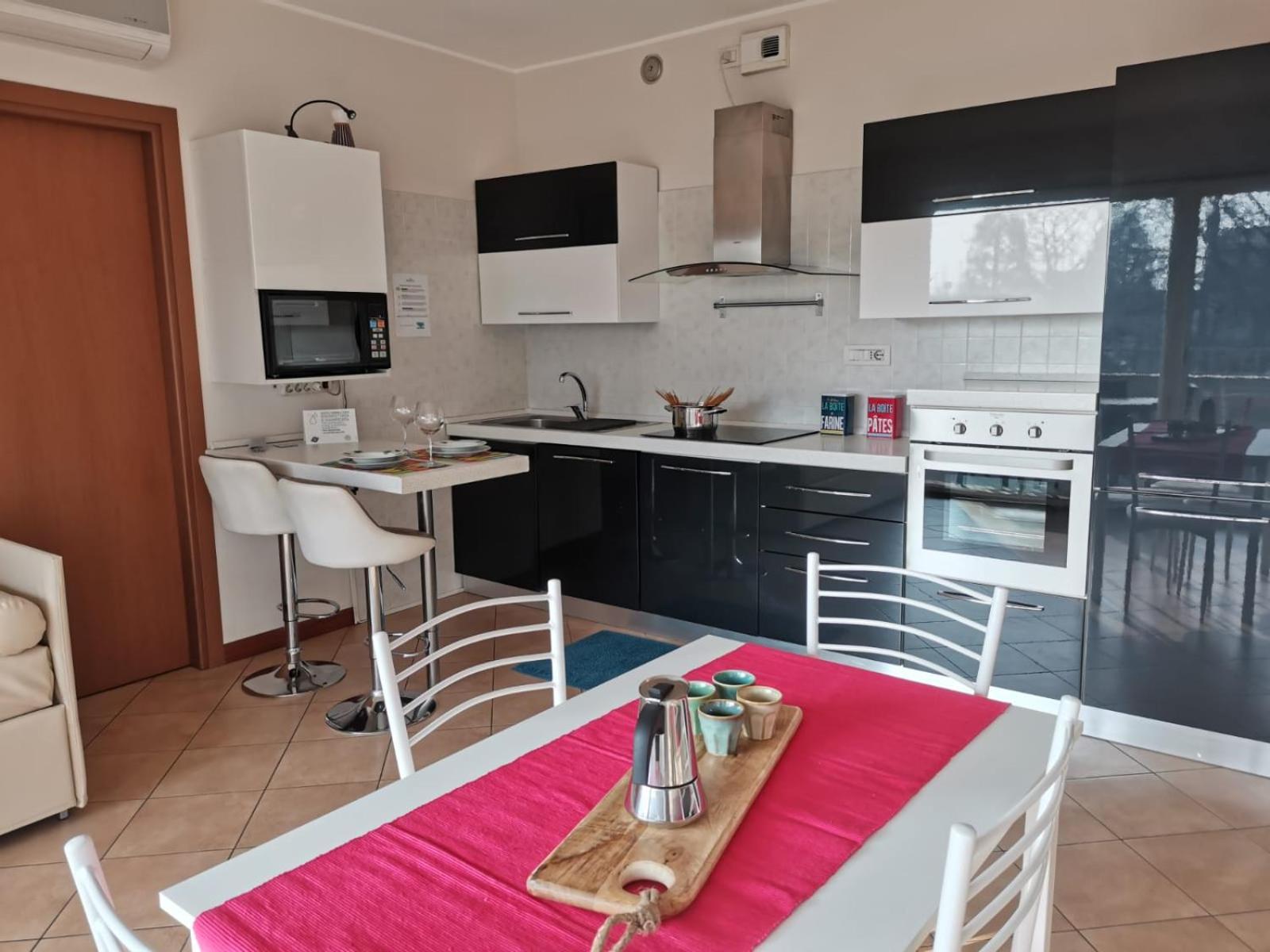 Bnbook - Metropolitan Expo Flat Ро Экстерьер фото