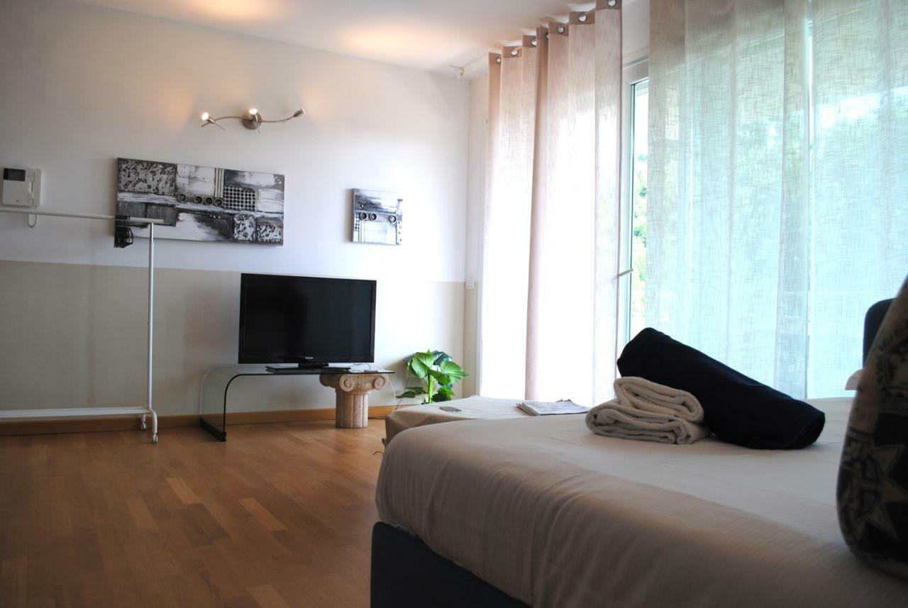 Bnbook - Metropolitan Expo Flat Ро Экстерьер фото