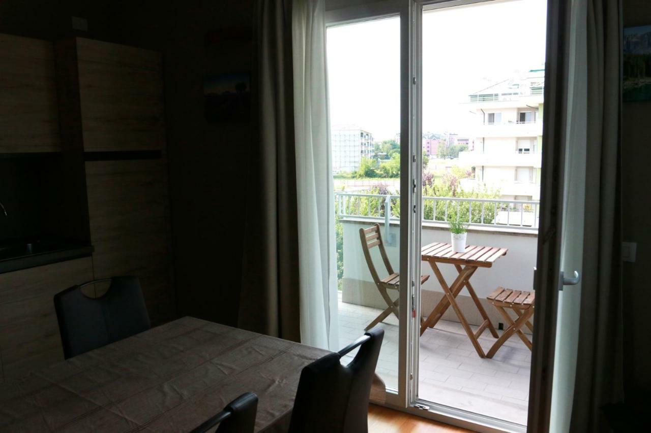 Bnbook - Metropolitan Expo Flat Ро Экстерьер фото